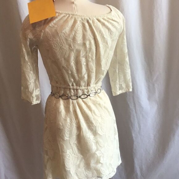 Cream colored dress with lace overlay in size s - Picture 6 of 8